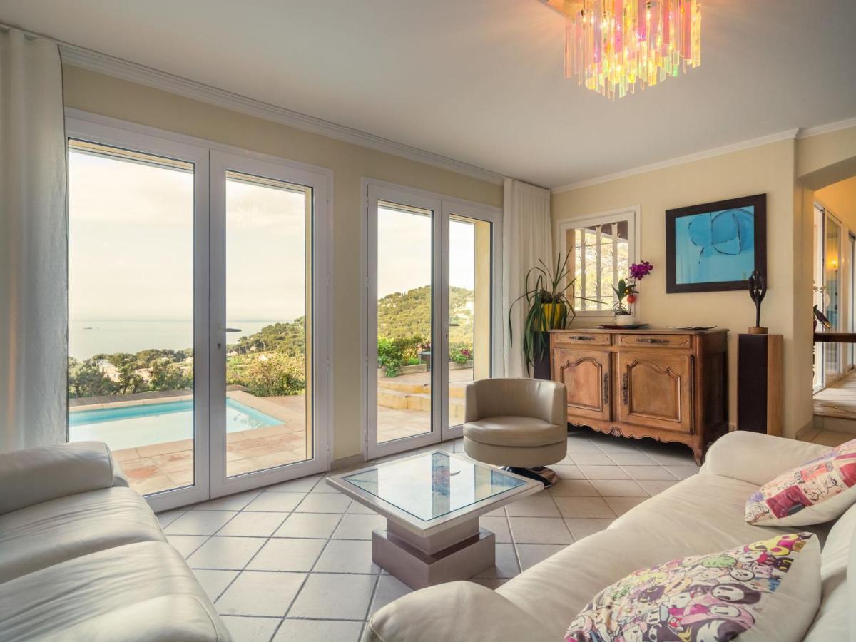 Вилла Pretty House With Sea View On The Hy Res Йер Номер фото