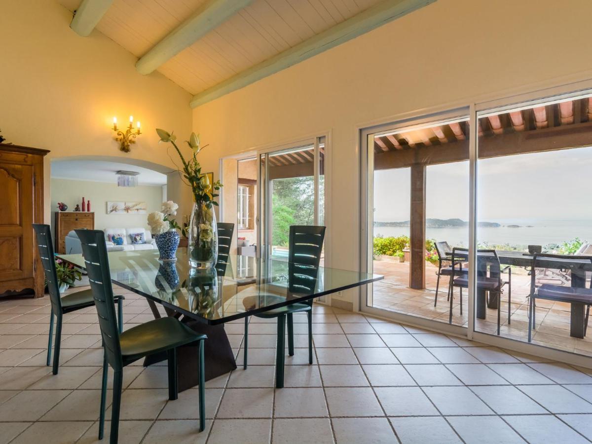 Вилла Pretty House With Sea View On The Hy Res Йер Номер фото