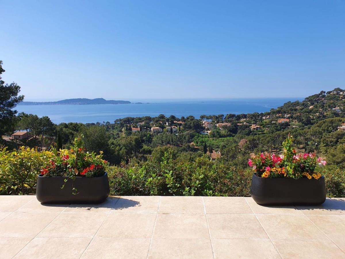 Вилла Pretty House With Sea View On The Hy Res Йер Экстерьер фото